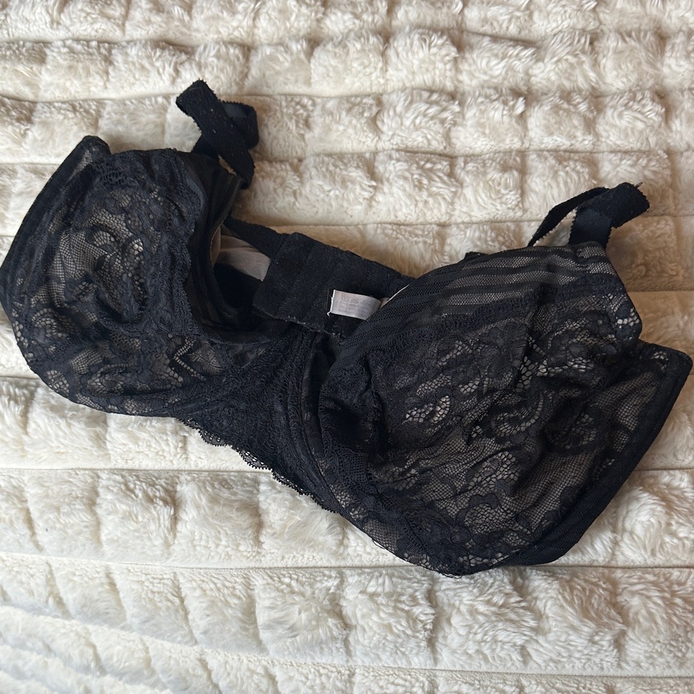 Elegant Black Lace Underwire Bra